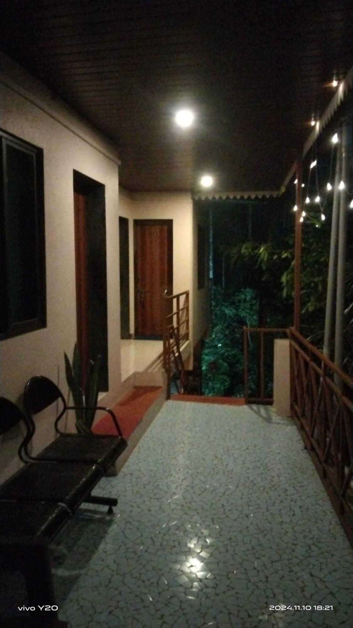 Anandi Villa Homestay Adhi Luaran gambar
