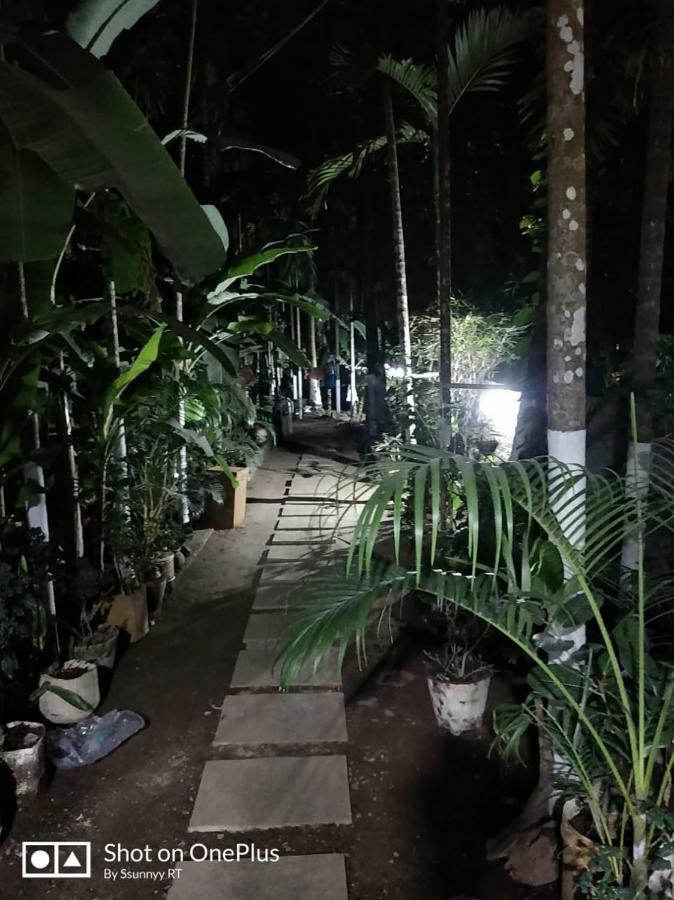 Anandi Villa Homestay Adhi Luaran gambar